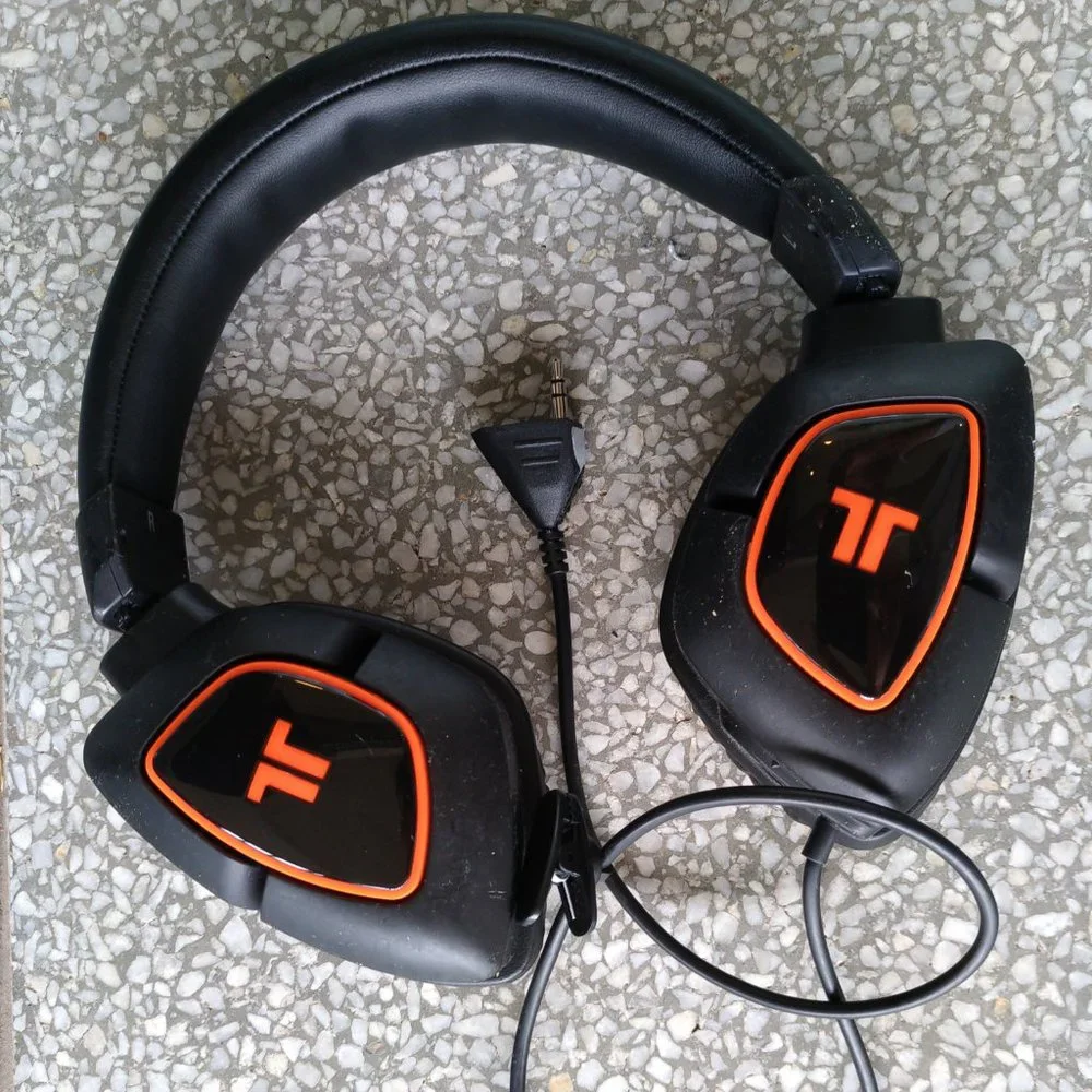 MadCatz Tritton headset for Xbox One - Picture 1 of 3